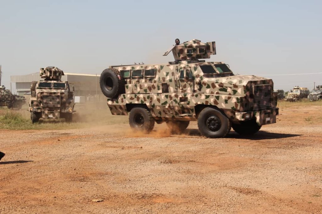 Sources have confirmed a tragic incident at Borno  #Kaga IVO  #Mainok after a convoy of  @HQNigerianArmy  #SF ran into a deadly ambush. The  #BokoHaram  #ISWAP insurgents are reported to have disguised as friendly forces & equipped with stolen 2 x MRAPs & a scorpion APC. CO also Killed