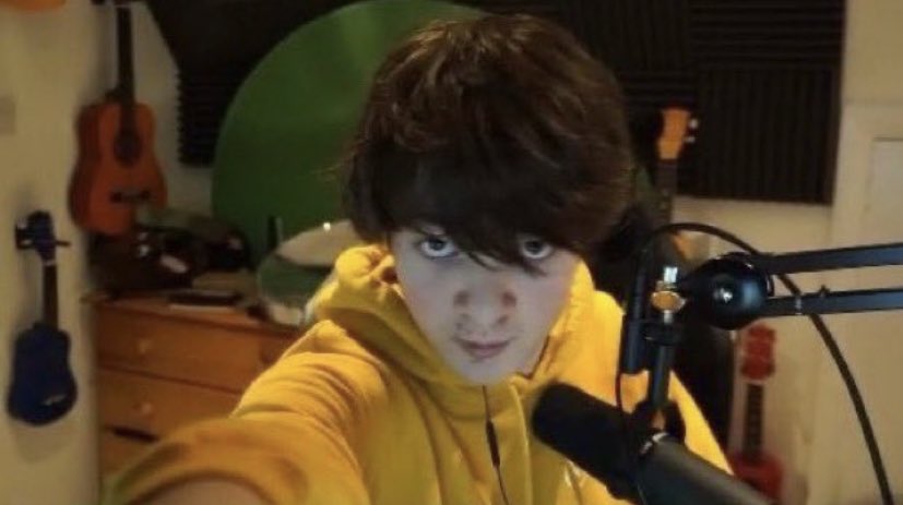 enderboyyy's tweet image. spare 5??? i offer bagged milk and them 🙏🙏