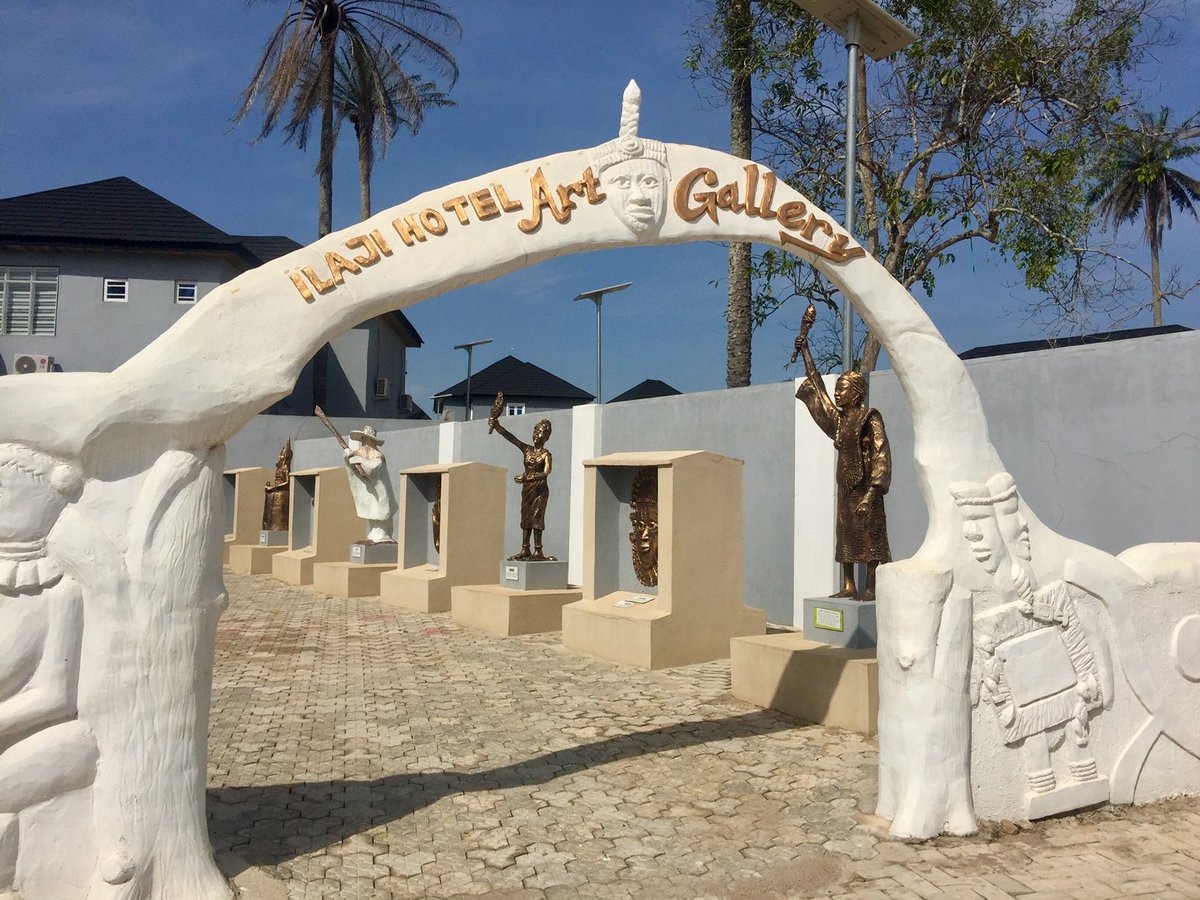 31. On his 52nd birthday last year, Sanusi unveiled this Art Gallery where icons/symbols of other Nigerian cultures/ethnic nationalities are exhibited. I learnt that Ooni of Ife Oba Enitan Ogunwusi (Sanusi's birthday mate) came to commission it.