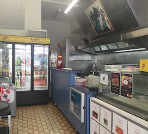 If the fish & chips shop doesn’t look like this I’m not interested. Take note of the Greek Souvlaki, plastic chairs, menu text, Schweppes drink fridge, peters ice cream sign, and paper takeaway boxes.   #Straya  https://twitter.com/emilysear...