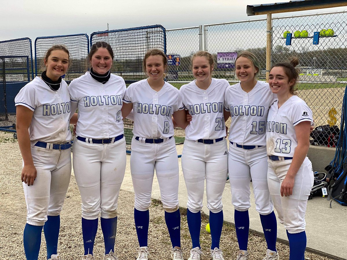 Holton has had six different softball players hit home runs this year. 19 total home runs so far this season. ⬇️
Sadie Walker 5
Brooke Flewelling 4
Timber Wilson 4
Grace Utz 3
Olivia Summers 2
Gracie Gallagher 1
#sportsinkansas