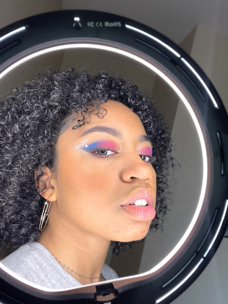 PetitePaprikaaa's tweet photo. Good evening everybody 🌸🌸🌸#ColorfullLGBTQIA https://t.co/JYNSdPMLaU