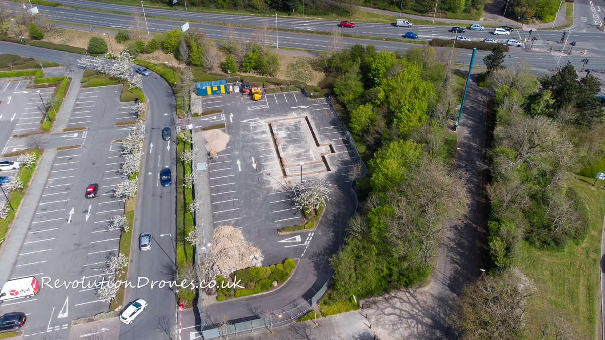 RevolutionDron1's tweet photo. Beginning a series of progress shots of a new Drive through coffee shop in Swindon. will keep you all posted. https://t.co/ek15xwFUH5