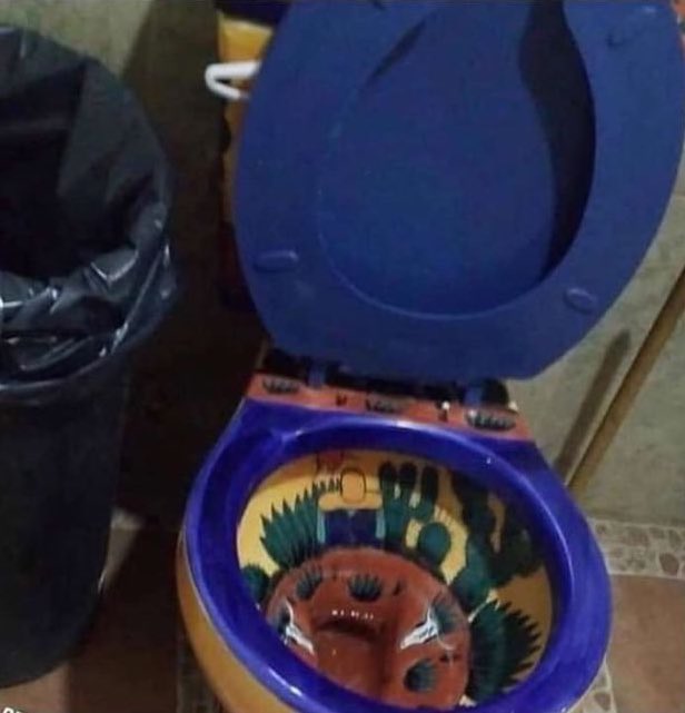 iamzacharydean's tweet photo. Nobody:

Mexican Restaurants in New Mexico: https://t.co/nGXPlvmqFA