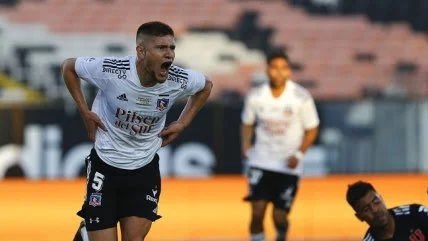 -Hoy @colocolo lleva la paternidad sobre la U a 21 años

-Los clásicos no se juegan bien. Se ganan

-Y lo desnivelan los distintos. Colo Gil está un peldaño sobre el resto

89% precision
7 de 9 duelos ganados
6 de 6 balones largos
1 gol

-Bienvenido a la historia COLORADO