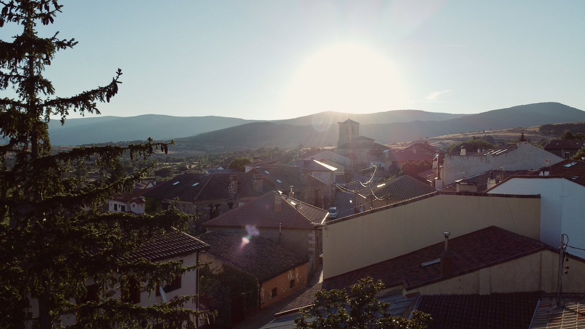 ⛰Conoce #braojos y disfruta de su entorno en #estrellarural ⛰
#sierranortemadrid #desconexion #turismorural #escapadasconencanto #braojos #braojosdelasierra #casaruralmadrid #teletrabajo #petfriendly