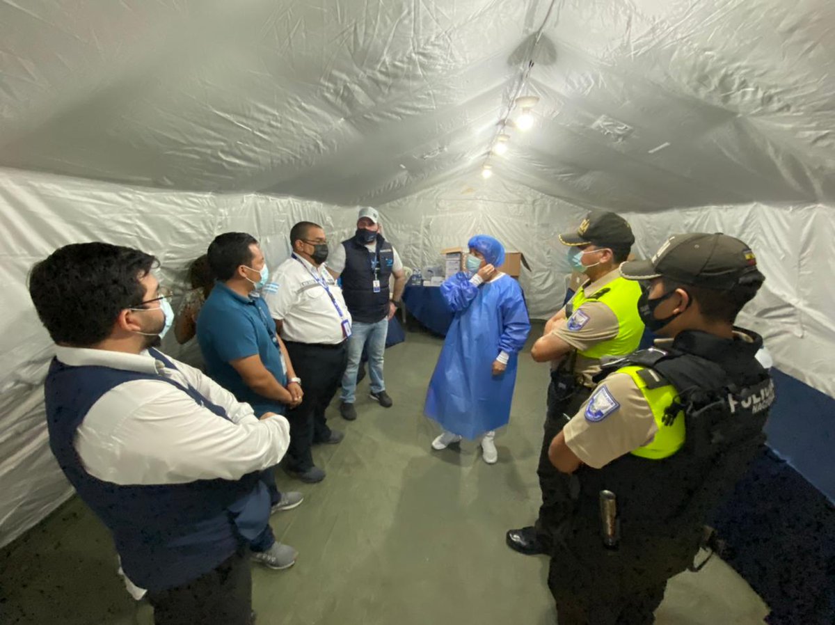 ATENTOS
Identificado el ciudadano que simularon vacunar en la sede de Mucho Lote - Guayaquil. Al señor ya le aplicaron la dosi. Las autoridades investigan lo ocurrido. <a href="/teleamazonasec/">Teleamazonas</a>