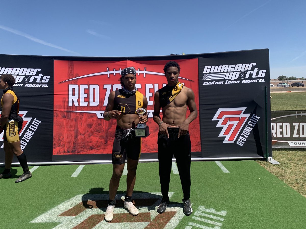 1_realestateguy's tweet photo. Congrats to @Genesis_Smithh and @SpiveyTre on winning @RedZone7v7Elite World Series of 7’s @michaelzdebski @JUSTCHILLY @Husky_Football7 @KyleMorgan_XOS @Demos_Way #dawgs #ALLIN #blessed #buzzn🐝🙏🏿🏈 https://t.co/t1po71drKb