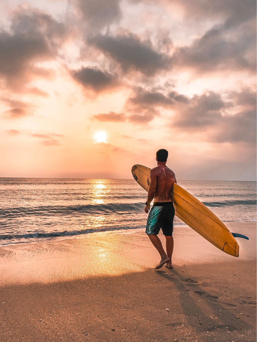 RealSaltLife's tweet image. One More Ride  🏄‍♂️  🌅  

#Surf #SunsetSurfing #SaltLife