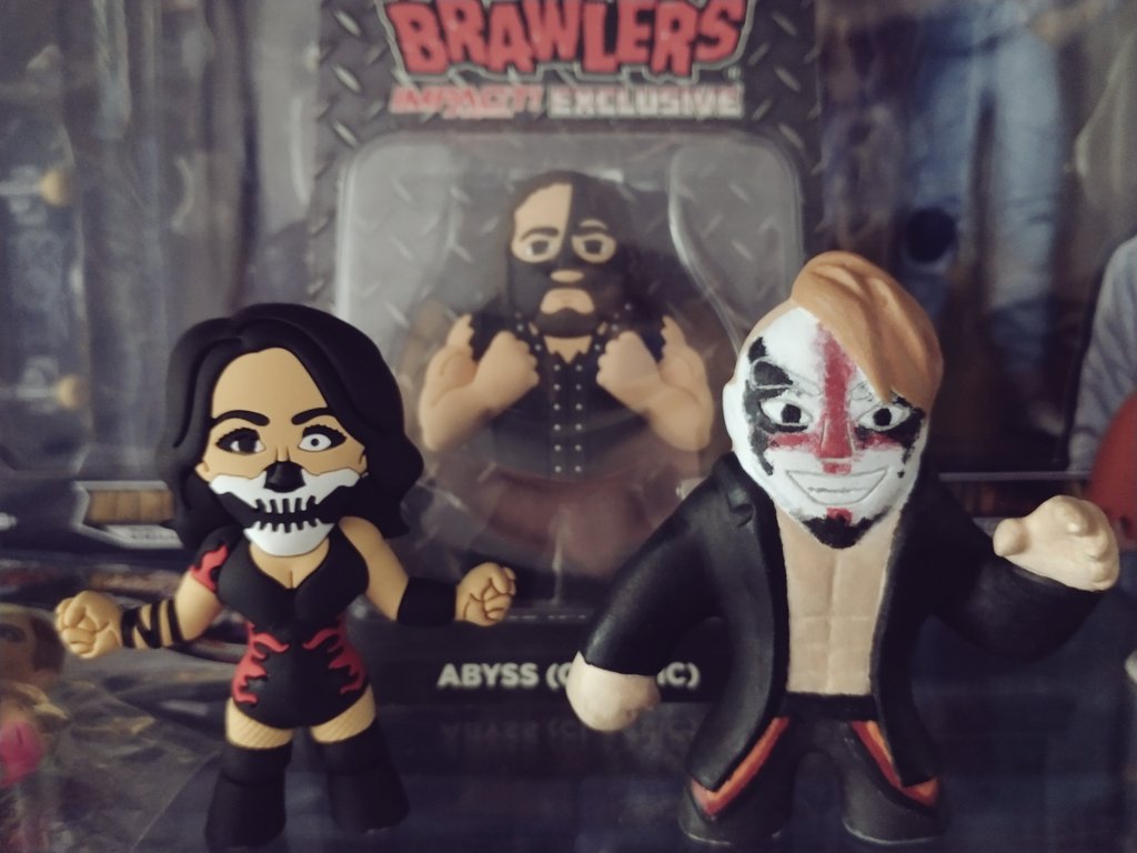 since we haven't yet been provided with a @steveofcrazzy #MicroBrawler i figured i'm gonna have to take matters into my own hands and make this 2016 version of the #Deathdealer because he's f'n awesome and deserves to be immortalized in toy form😈
#Decay