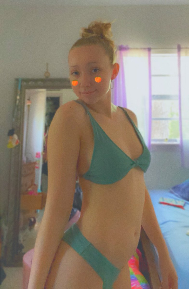 ajjones0605's tweet photo. Last year’s suits. Who wants to buy me new ones? 👙🖤 https://t.co/XDogAhBfjG