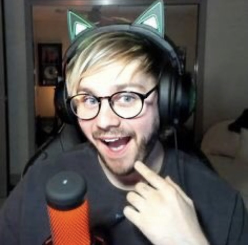 michael clifford on his twitch streams in honour of today’s stream | a thread <3