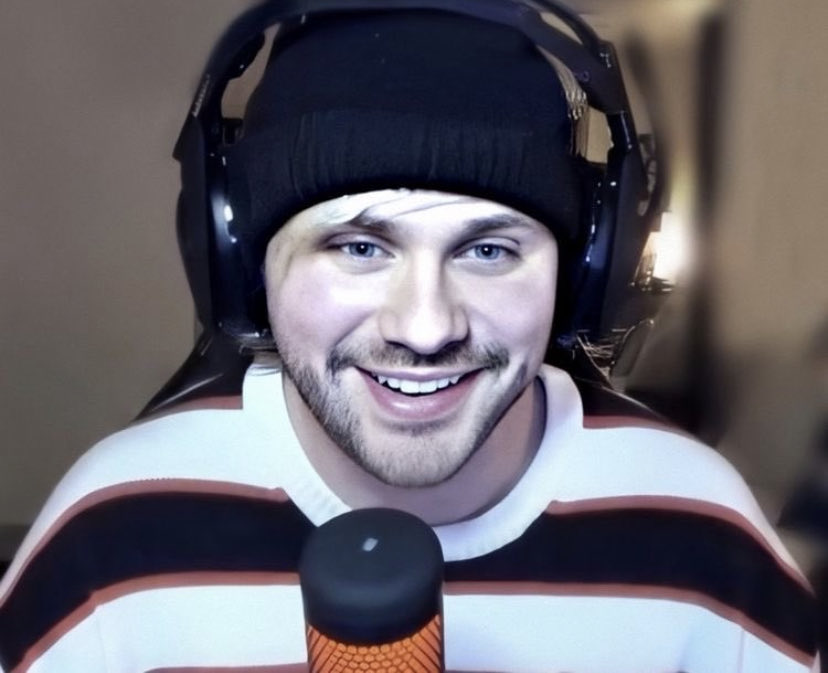 michael clifford on his twitch streams in honour of today’s stream | a thread <3