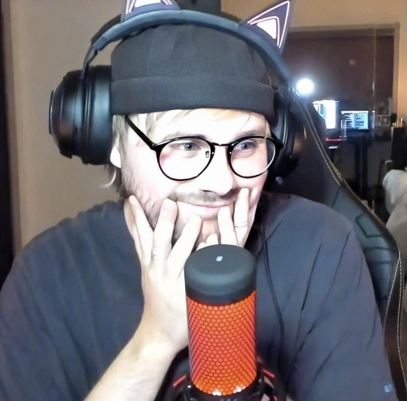 michael clifford on his twitch streams in honour of today’s stream | a thread <3