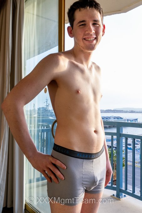 And we just signed TWO MORE sexy youngsters! ♀ https://t.co/l4nnsXvKmz ♂ https://t.co/rBc8HiVUrH Introducing<a href="/tag/myxanniversary"class="tags"><span>#myxanniversary</span></a>