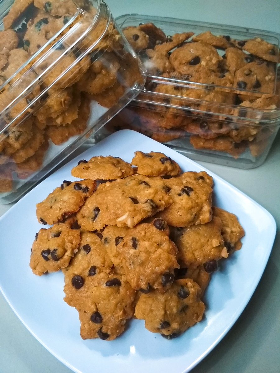 ElfridaHutabar5's tweet photo. Giveaway   yok 🎊
Ada yang mau bagi kue nih dari #FunKreatif
Untuk dua orang, masing masing boleh pilih dua jenis kue ( ada nastar, kastangel, putri salju, dan Chocolate chip cookies) 
Syarat nya
1. Follow @ladewifood 
2. RT dan ❤️, tag temen sekampung

End rabu yah

Good luck https://t.co/Q4pgo68JuP