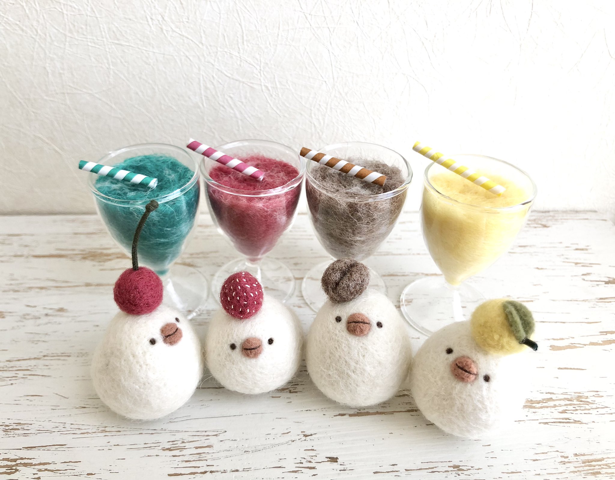 Patatadolce いろいろフロート文鳥さん メロン イチゴ コーヒー レモン 羊毛フェルト 文鳥 メロンクリームソーダ ヨコハマハンドメイドマルシェ T Co Bntagjvwek Twitter