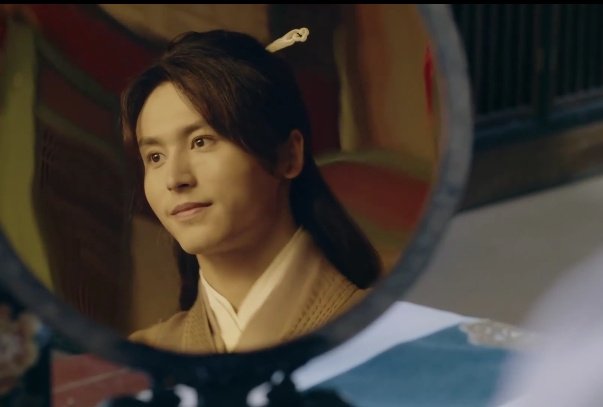 + Even without cultural knowledge, we know from the FIRST EP that a gift of hairpin is an item exchanged between romantic partners (hey, QJ shi-di). And WKX just casually removed it from his hair and carefully placed it in ZZS' hair! And then the mirror scene, which is + (5/7)