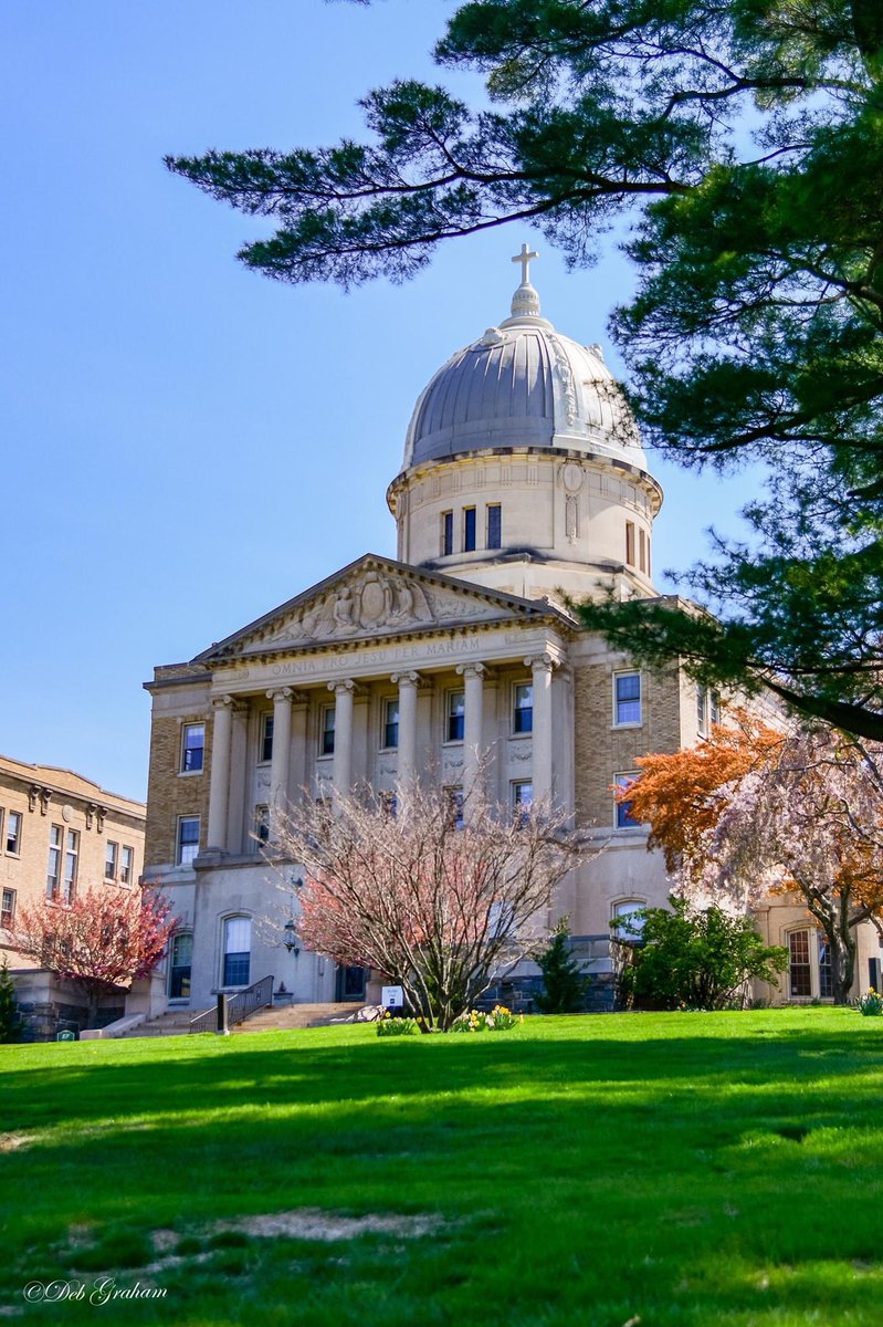 MarymountColl's tweet image. Happy Spring 2021
Butler Dome - Tarrytown Campus

Photo Credits: Deb Graham Marymount College Class of 1986
Fordham Graduate School of Education Class of 1996