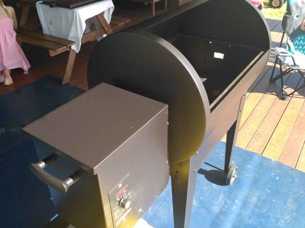 mark_valenzia's tweet photo. @wesbos Nice work! I did that with an old Traeger I got from a friend. When I showed him the photos of the finished product he wanted to buy it back. https://t.co/pSpdqfGwhL