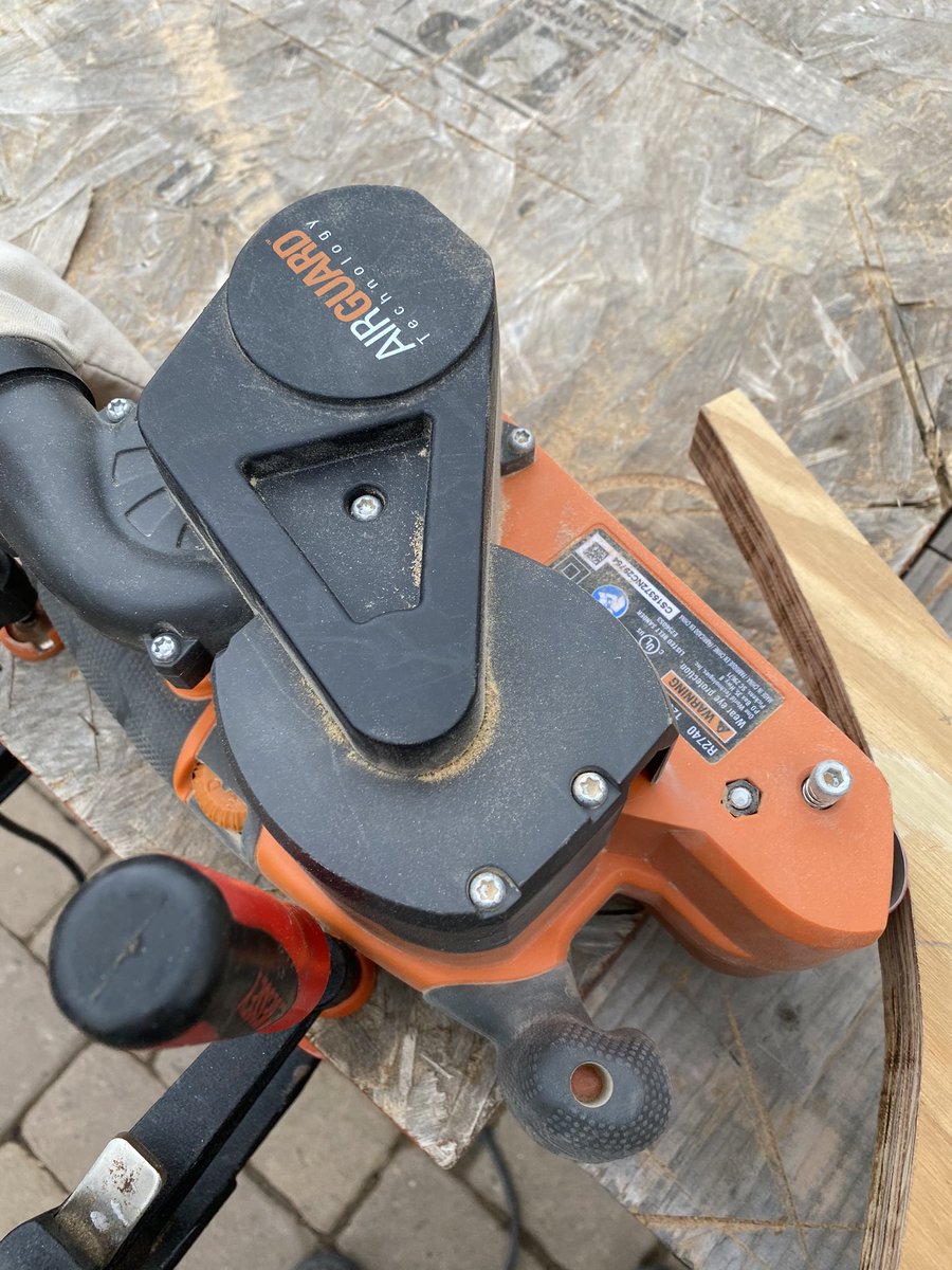 TC_Corner's tweet image. Cut the knees.
•
•
•

#boatbuilding #sailboat #sailing #dory #devlinboat #devlinboats #seaswift #woodworking  #knees #thwarts #skeg #epoxy #spars #stitchandglue #fillets #plywoodboats #jig #jigs #tiller  #centerboard #breasthook