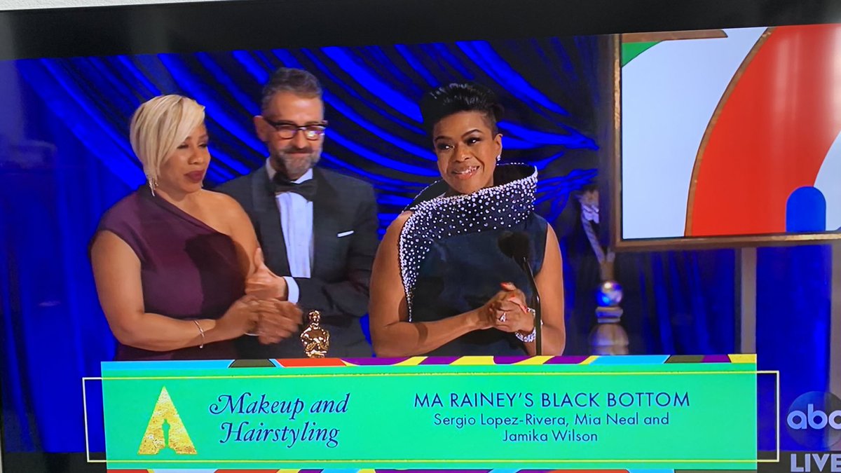 Moving  #Oscars   speech thanking her ancestors and on breaking glass ceilings that made me cry from Best Makeup and Hairstyling winner Mia Neal.