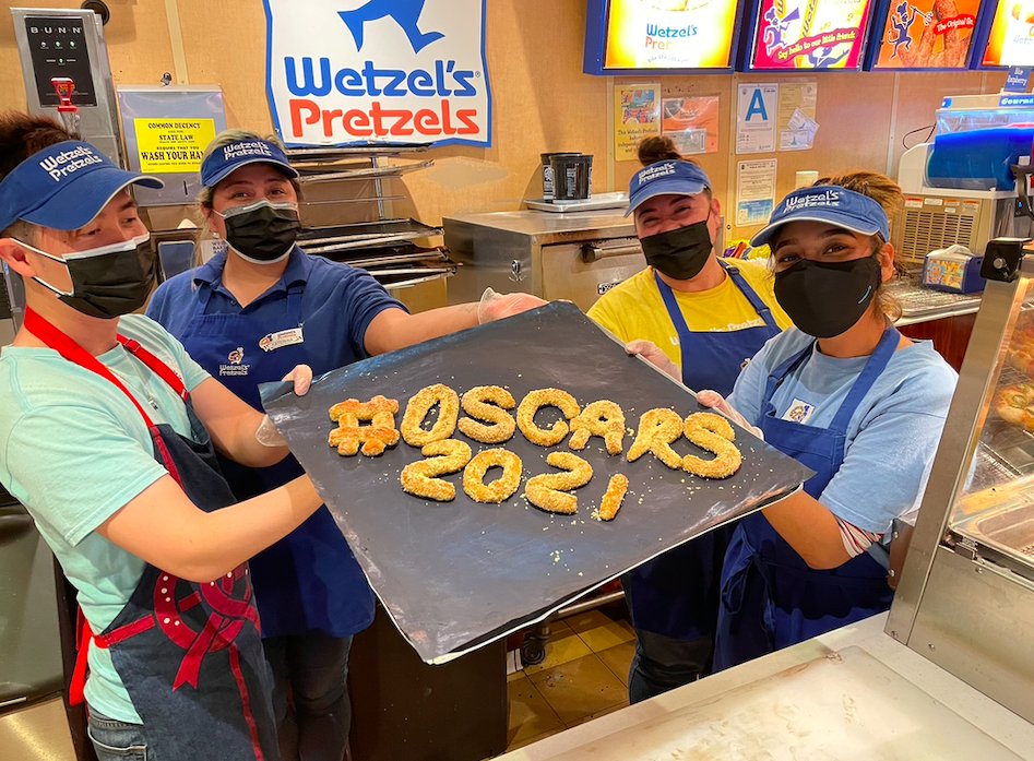 More later, but even though many of Union Station's vendors were closed, Wetzel's Pretzels was, indeed, open. It had been a slower than normal day, one worker told me, and they planned to close early, but they were trying to make the best of it  #Oscars  