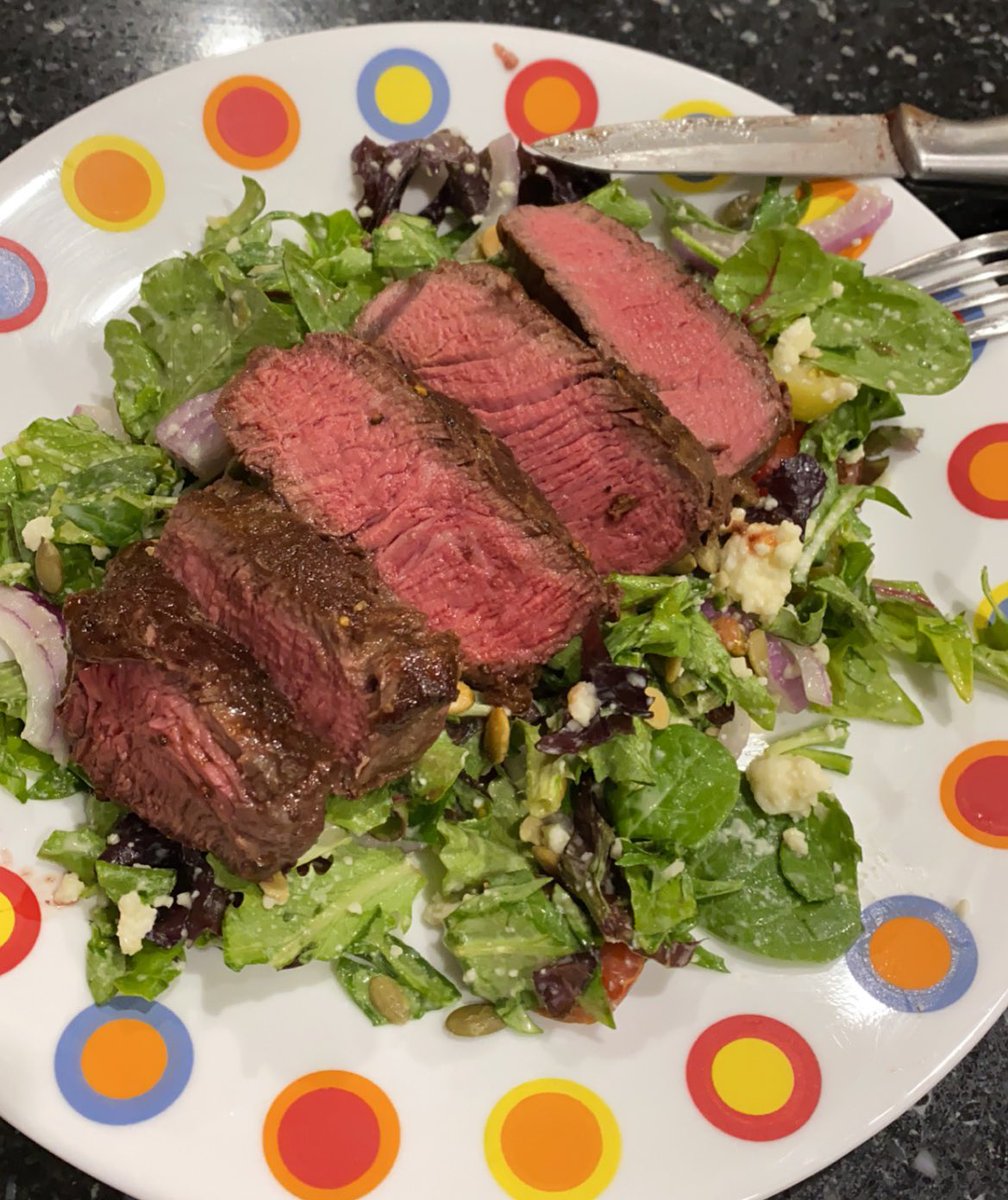 gordon ramsay saved my life (if you have anything negative to say about my perfect steak then keep it to yourself and let me have my moment tysm) https://t.co/TpvD9d0Dh5 https://t.co/QJg0qAZUnW