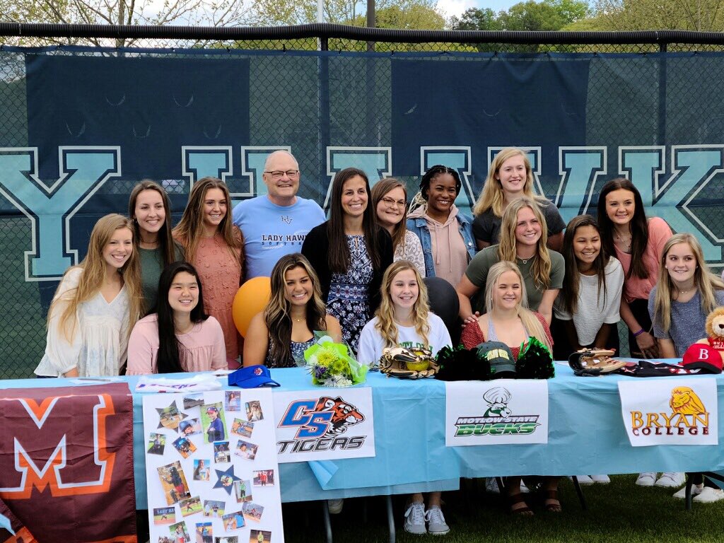 Congratulations to <a href="/madison_lane_/">Madi</a> <a href="/SavviRaye/">Savanna Raye</a> @denverhogrefe13 and Annie McCormick for signing to play college softball!