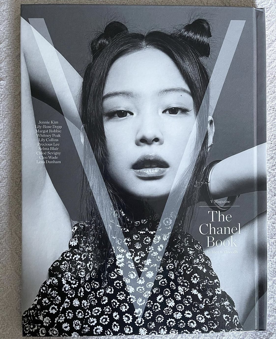 Blackpinks Jennie at Chanel Fall 2022 Show PFW Photos Details WWD #46 Blackpinks Jennie at Chanel Fall 2022 Show PFW Photos Details WWD