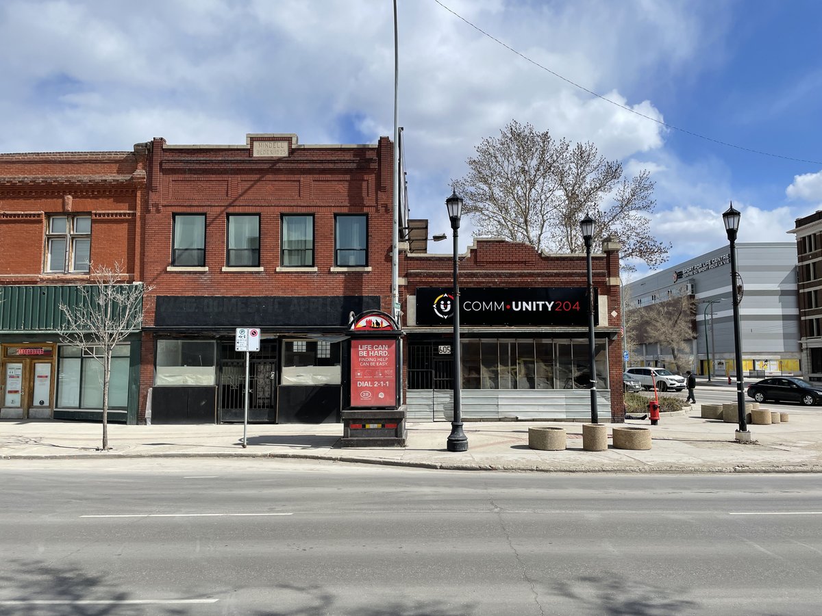 Eight more Safeway stores were opened in 1932. Of those, four are still standing. 6/14425 Selkirk1849 Portage (now home to one of Winnipeg’s oldest restaurants)605 Main1 St. Anne's