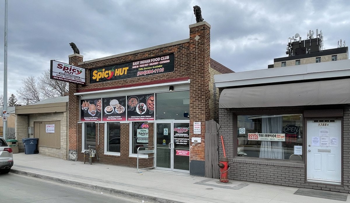 By the late 1930’s new stores would no longer incorporate the familiar tile roof design. Four stores built before 1938 are still standing. 7/1487 Isabel1784 Logan1793 Main222 St Mary's