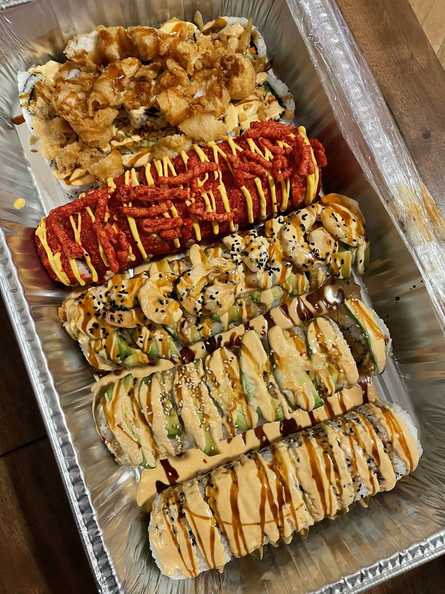 McCallMacMiller's tweet photo. Ordered from here tonight and the sushi was not only great, but also massive.  Highly recommend https://t.co/O5QSH94Ocv