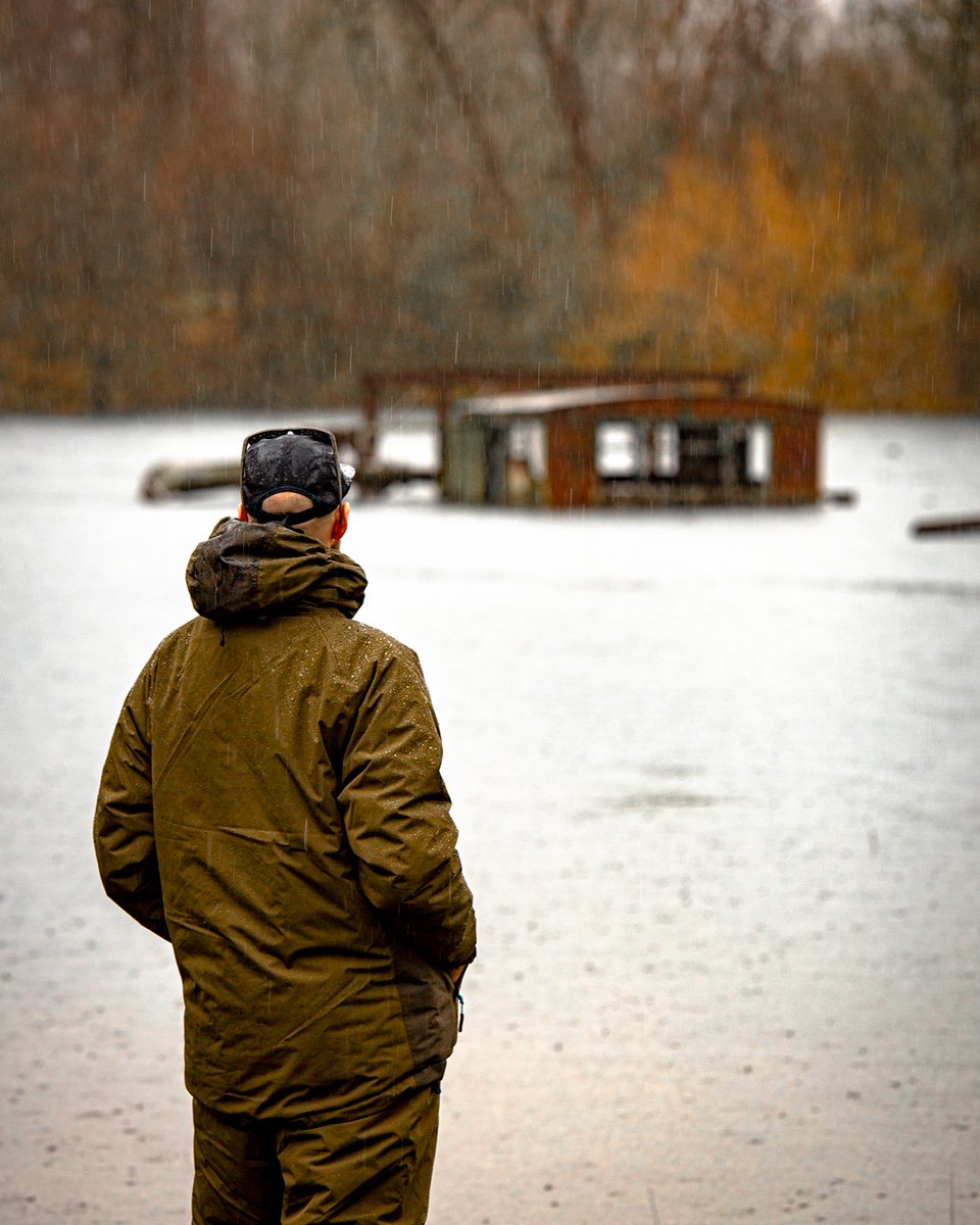 We all have a dream to chase!
Get out there and embrace your #PioneeringSpirit

#AquaProducts #GettingOutThere #PioneeringSpirit #BivvyLife #BrollyLife #Carp #CarpFishing #Fishing #Angling  #Karpe #Lifestyle #Nature #Photography #CarpPassion #CarpFever #Carpe #Karp #Karpfen