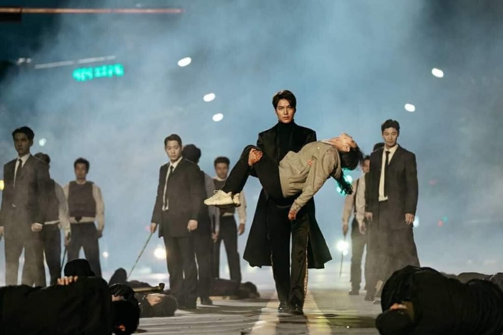 YE0PI's tweet photo. most iconic walks in kdrama history. https://t.co/0LqGZL1vpU