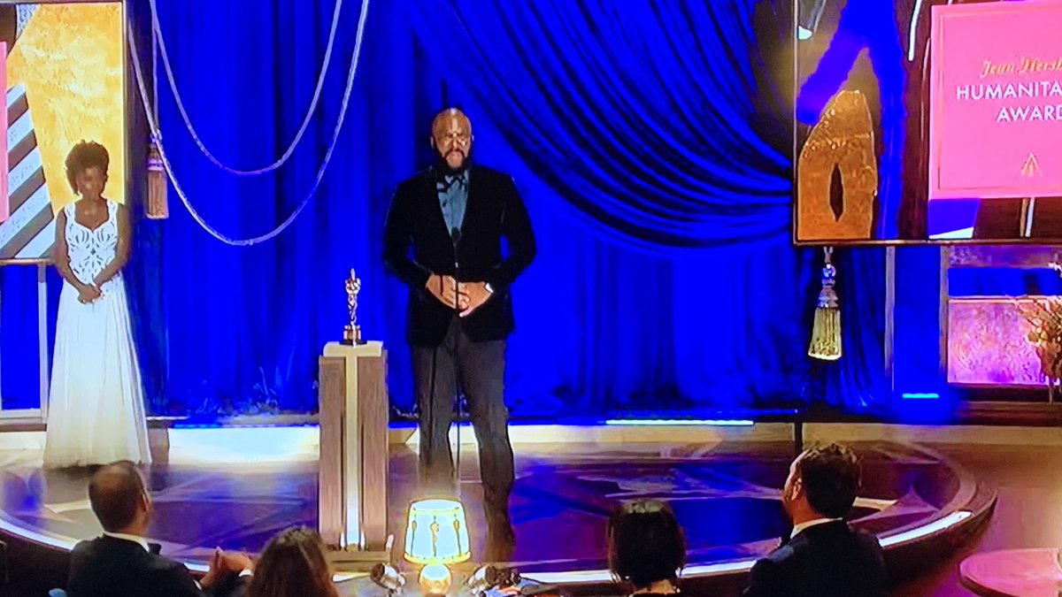 Tyler Perry wins the Jean Hersholt Humanitarian Award  #Oscars   “My mother taught me to refuse hate, to refuse blanket judgment, to lift someone’s feet off the ground.”