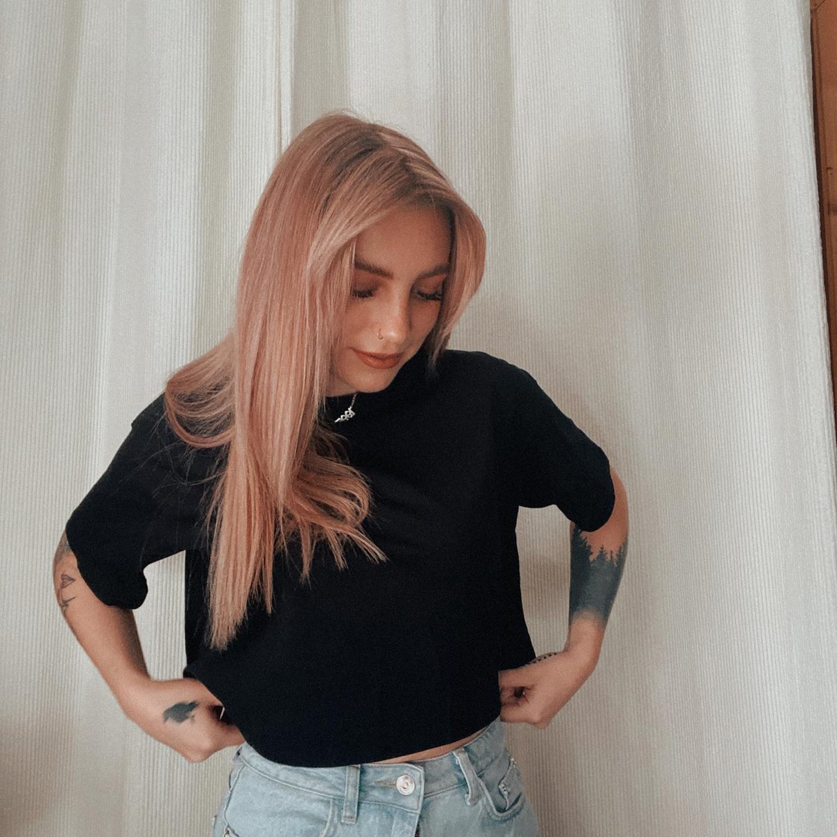 redbloomsalon's tweet image. #RedBloomInRealLife repost 📷 of this babe @kirstmichaela 💕

"𝘯𝘦𝘸 𝘩𝘢𝘪𝘳 𝘴𝘢𝘮𝘦 𝘣𝘪𝘴𝘩"

How pretty is her hair?! 

Don't forget to tag us in your hair pics! We love when you share your #RedBloomInRealLife 😘