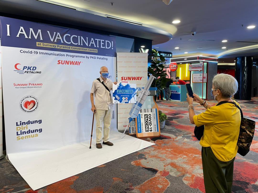 Vaccination centre sunway convention Malaysia COVID