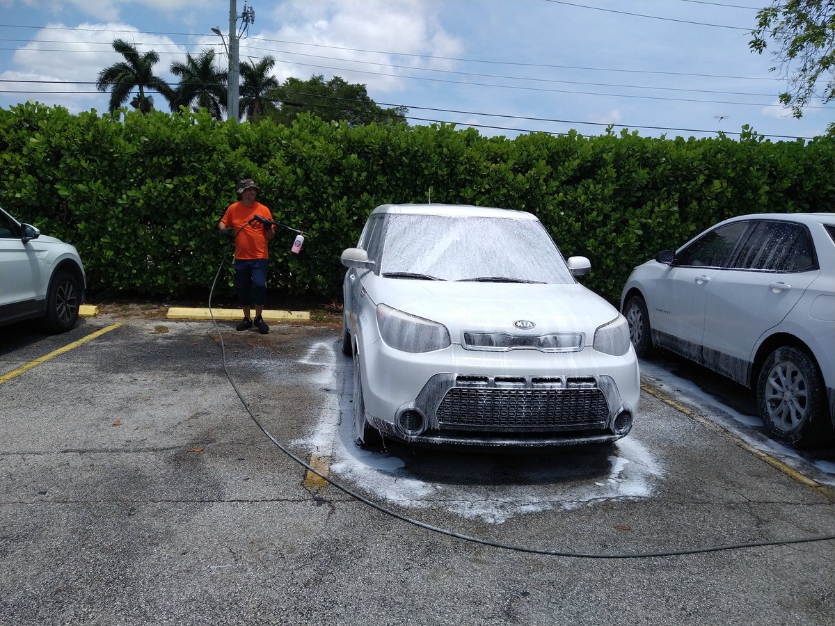 lilwoo305's tweet photo. Keep it fresh keep it clean! Especially with this coronavirus going around. Wash your hands, wash your cars!! Let Cruz'N Shine come to you and take care the dirty work. Call us at 305-290-0415 and we will be at your doorstep. Serving all Dade and Broward County. https://t.co/jxwLAROtAS