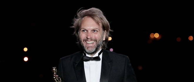 Toutes mes félicitations à Florian Zeller qui vient de remporter l’Oscar du meilleur scénario adapté. 
Nous sommes très fiers d’accompagner son merveilleux film #TheFather.  
Bravo à ses producteurs Philippe Carcassonne et Jean-Louis Livi.
@Orange_Studio_ <a href="/cbombrun/">Christian Bombrun</a>