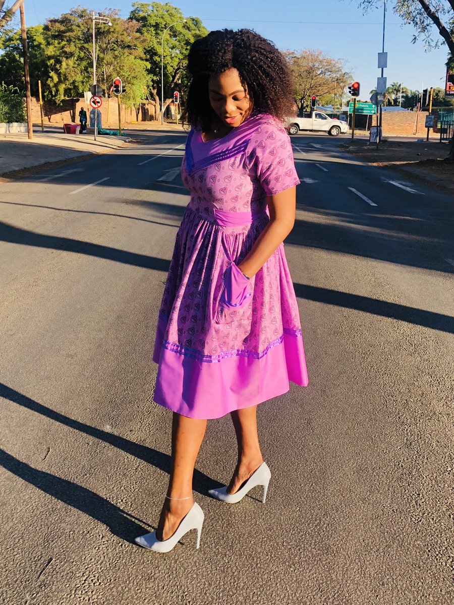 “Ndzi fambise entiyisweni wa wena, u ri karhi u ndzi dyondzisa, hikuva hi wena Xikwembu lexi xi ndzi ponisaka, minkarhi hinkwayo ndzi tshemba wena.”
Pisalema 25 vs 5
Good morning bahlali🙋‍♀️😘