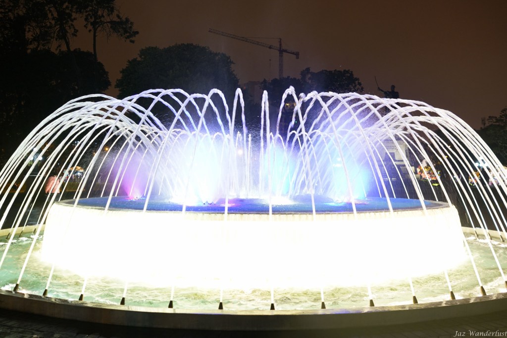 Apologies for skipping my post last night, forgot while binge watching Sherlock. But tonight we're checking out the Parque de la Reserva (Park of the Reserve) in Lima, Peru. It has fountains that are used to put on colorful water shows.