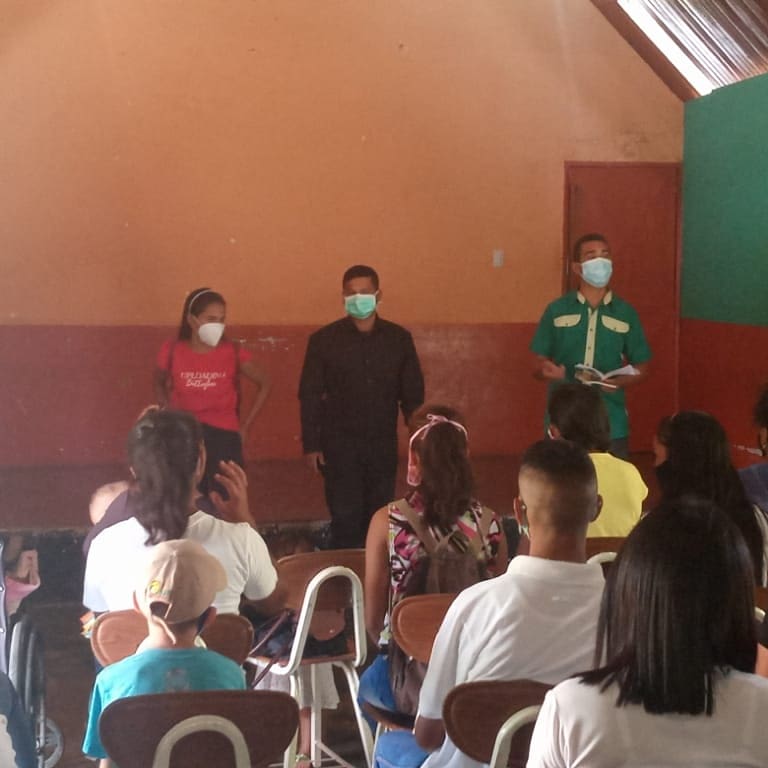 JPSUVCed's tweet image. #25Abr | 📸 | La Juventud del PSUV del Municipio Cedeño realizó un encuentro donde se dió inicio a la discusión de la Ley de la Gran Misión Chamba Juvenil y los 7 objetivos prioritarios para su reimpulso.

#CuidemonosDeLaCovid