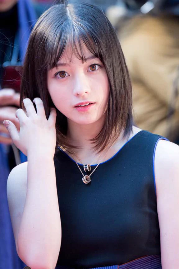 女優の橋本環奈さんとプロゲーマーShivさん！どちらも同じ22歳w