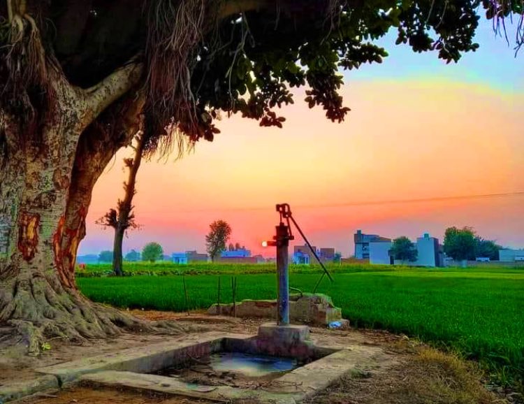 SyEdAsadSha's tweet photo. *"اپنی دُھوپ اپنی _ چھاؤں میں رہتے  ہیں.🍀🌸*
*مرشد غریب لوگ ہیں گاؤں میں رہتے ہیں"!❤✌* https://t.co/1ZWTc4DGJb