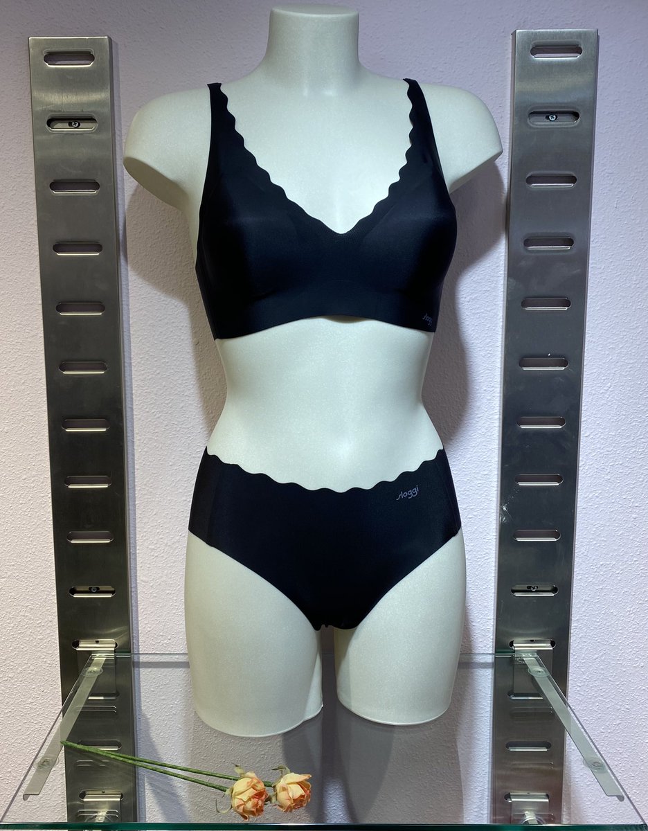 Elcorserosa's tweet photo. Te gusta empezar la semana súper cómoda?? @SLOGGI tiene las prendas que necesitas!!
#sinaros #sincosturas #sinmarcas #zerofeel #invisiblecomfort @Sloggi_Es @Elcorserosa https://t.co/DqTJBFQPvj
