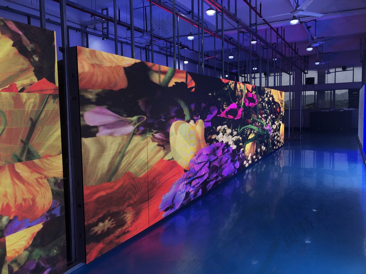 atop_led's tweet image. P6 Outdoor led billboard for fixed installation
Led module size:192mmx192mm 
Cabinet size:960mmx960mm
#ATOPLEDSCREEN
#ledbillboard
#outdoorbillboards
#leddisplayscreen
#advertisingscreens