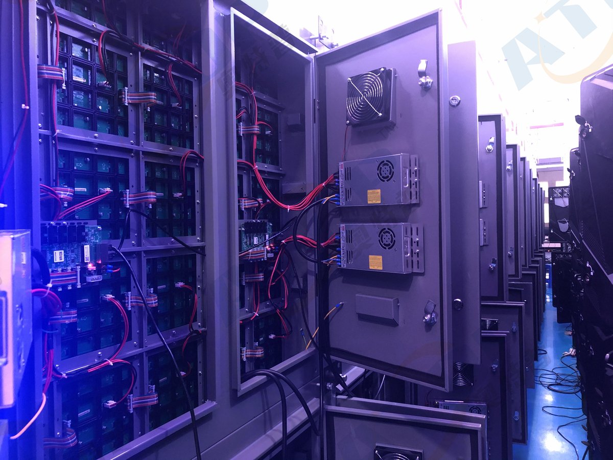 atop_led's tweet image. P6 Outdoor led billboard for fixed installation
Led module size:192mmx192mm 
Cabinet size:960mmx960mm
#ATOPLEDSCREEN
#ledbillboard
#outdoorbillboards
#leddisplayscreen
#advertisingscreens