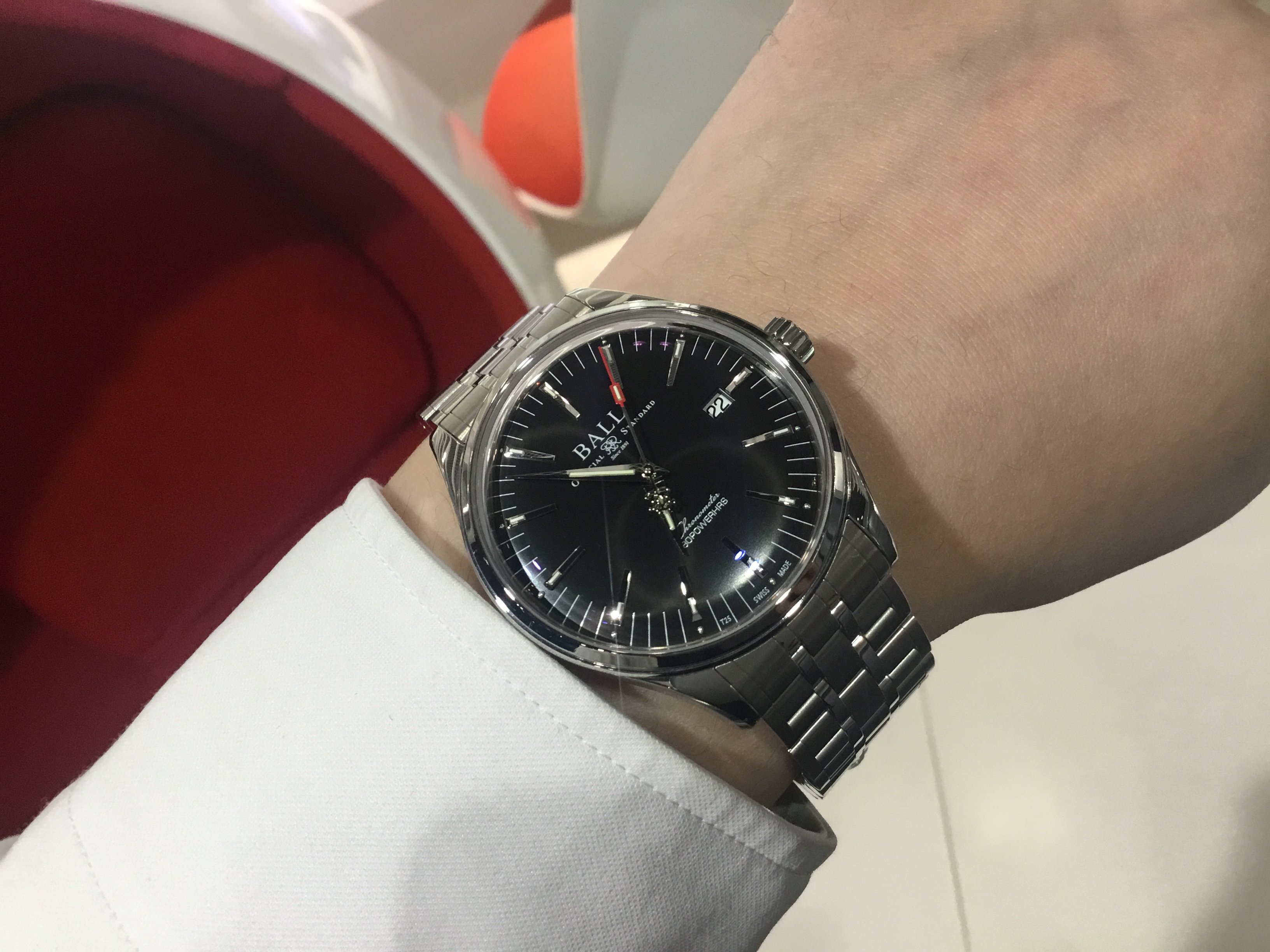 The Watch Shop Ball Watch 今回ご紹介する時計はball Watchです Manufacture 80 マニュファクチュア80 型番 Nm3280d S1cj Bk 税込価格 308 000 80時間パワーリザーブ クロノメーターの自社ムーブを搭載 スーツにも非常に合う時計となって