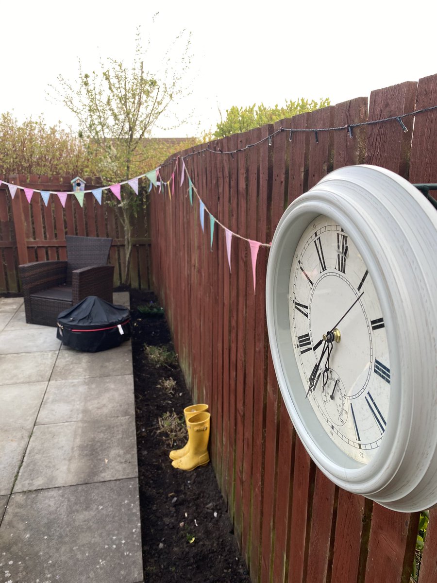 Louise Hunter tweet media